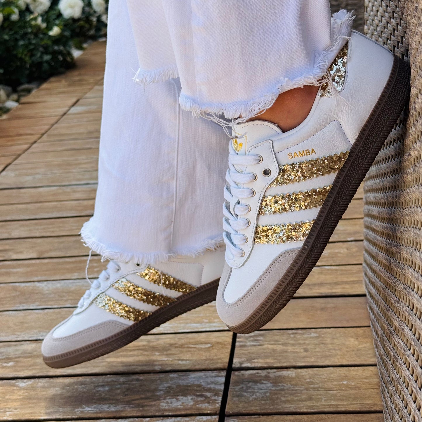 ADI GOLD SHINE WHITE LIMITED EDITION
